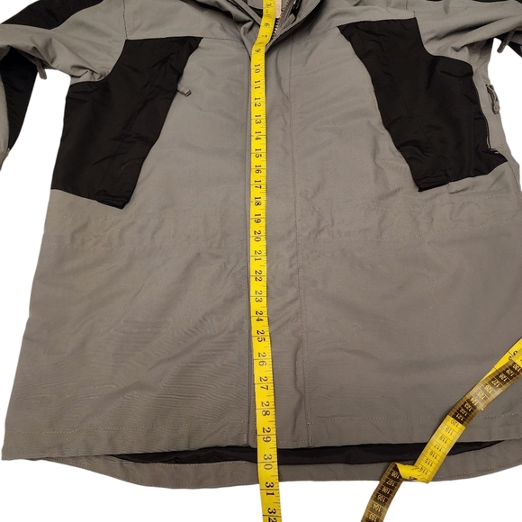 Duluth Men's Gray and Black Jacket - Picture 13 of 14